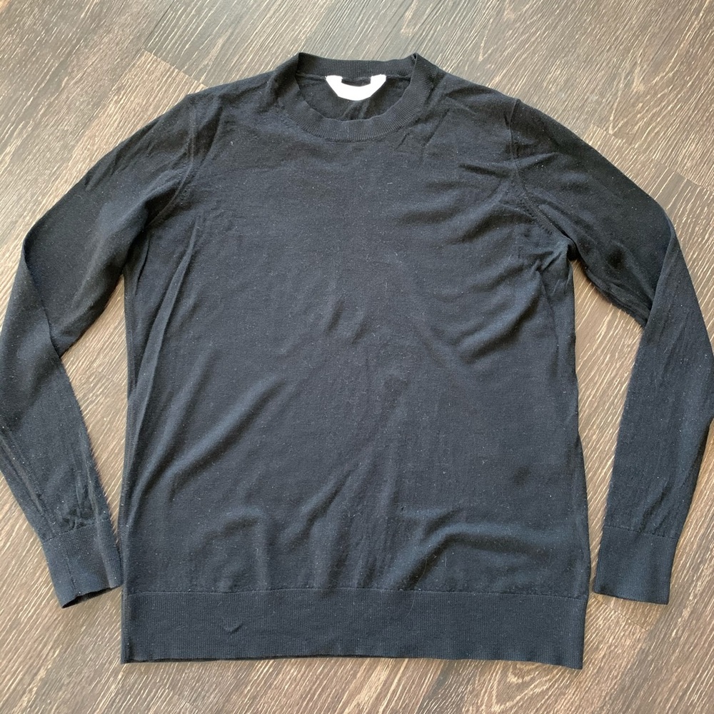 Everlane classic black crewneck